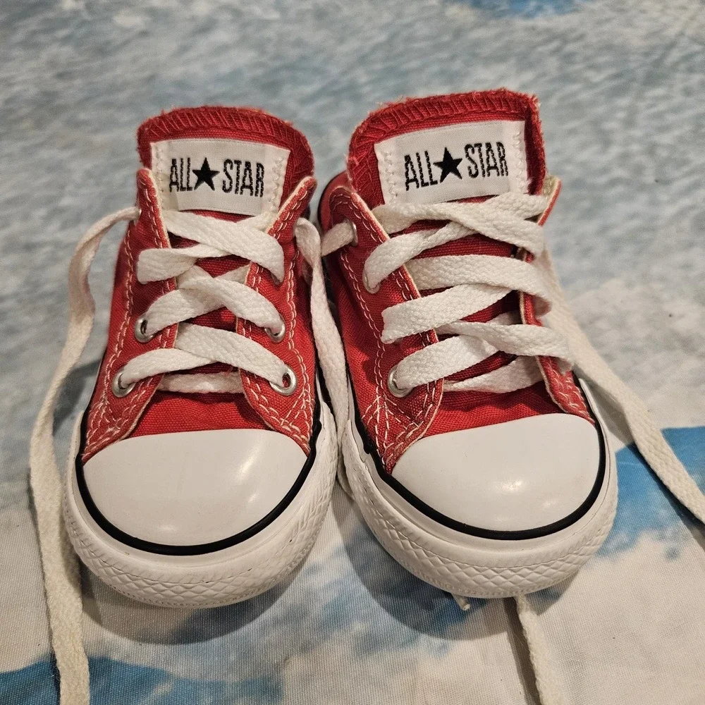 Converse Chuck Taylor All Star Infant Red Low Top Sneakers Size 6